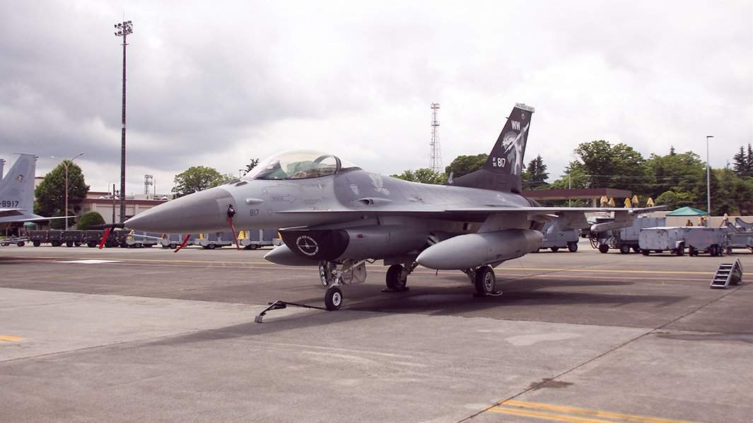 F-16
