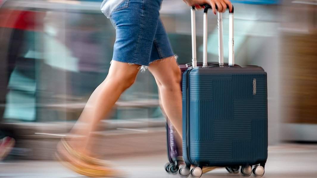 Люди в аэропорту