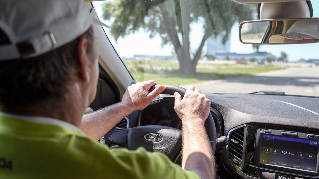 «Лада» автомобиль водитель