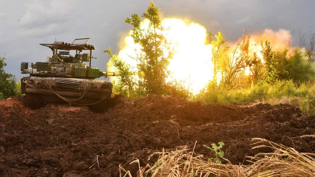 Танк Т-80 военнослужащих ВС РФ