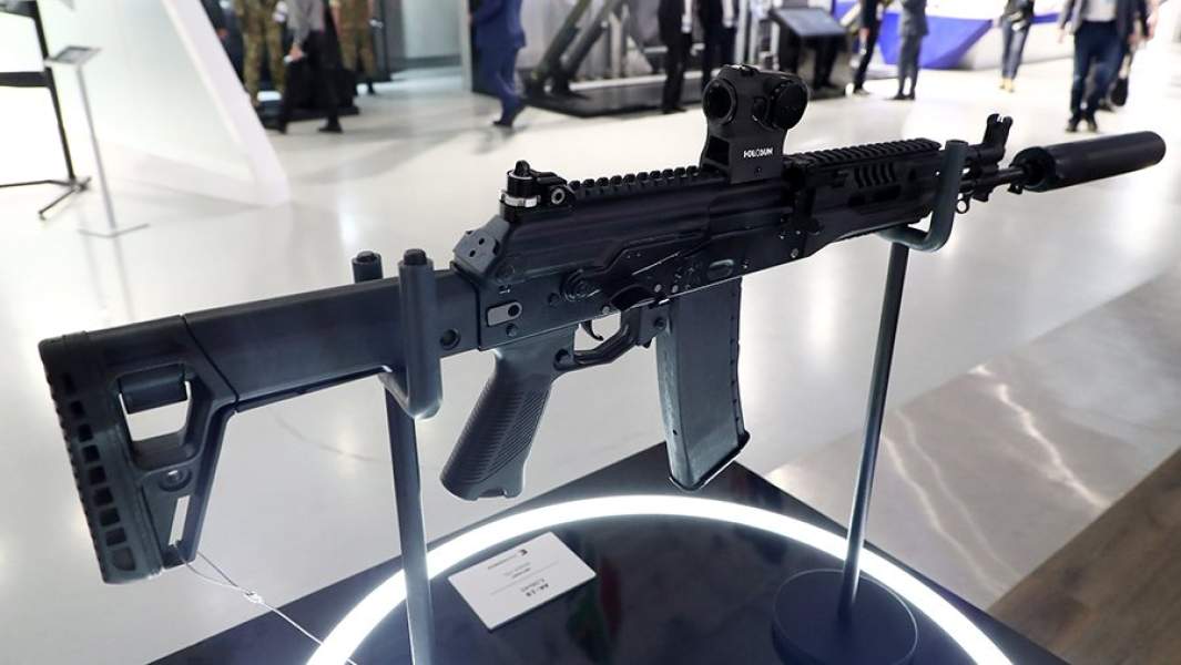 Автомат АК-19 концерна «Калашников» на выставке вооружений Международного военно-технического форума «Армия-2020» в военно-патриотическом парке «Патриот»