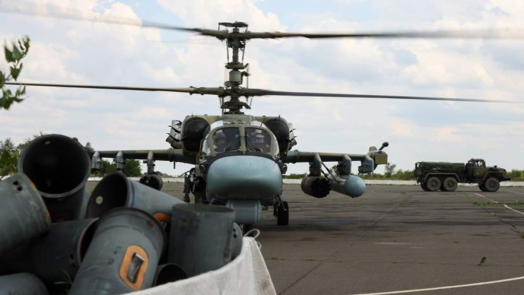 Ударный вертолет Ка-52 «Аллигатор» во время вылета на боевое задание