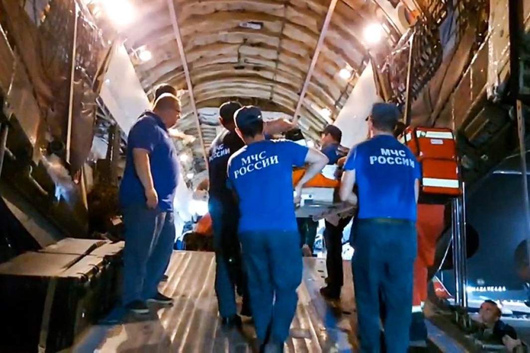 Транспортировка в Москву пострадавших при взрыве на автозаправке в Махачкале