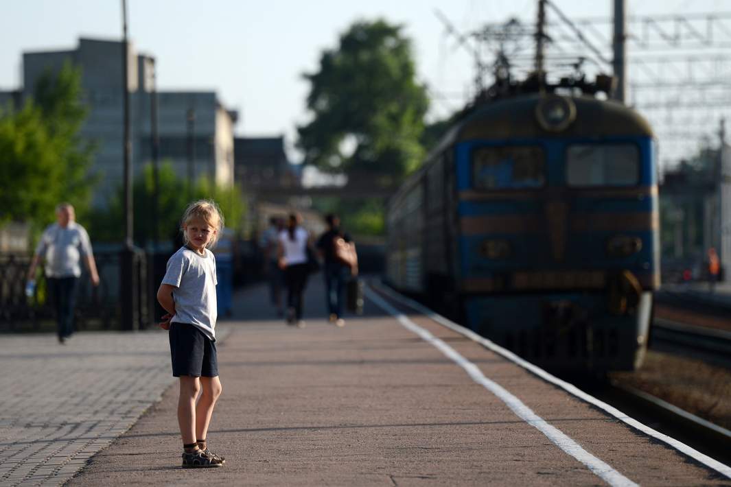 ребенок на вокзале