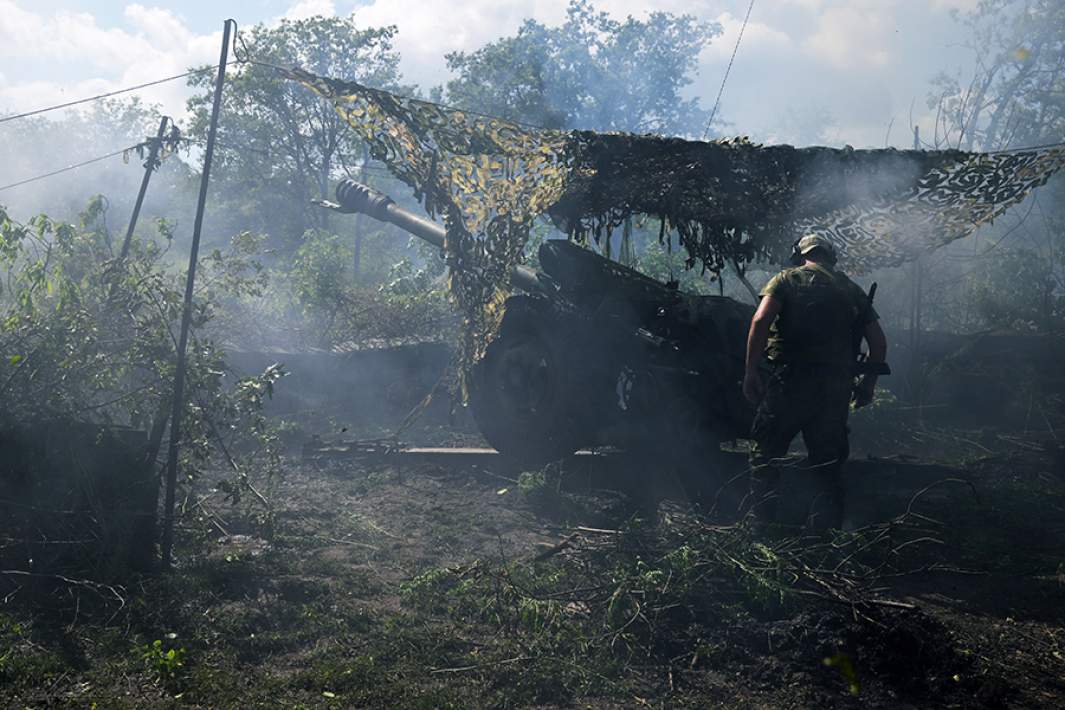 Замаскированная позиция гаубицы Д-30 ВС РФ