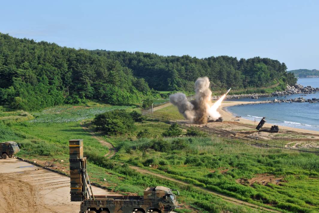 Пуски ракет ATACMS во время учений в Южной Корее