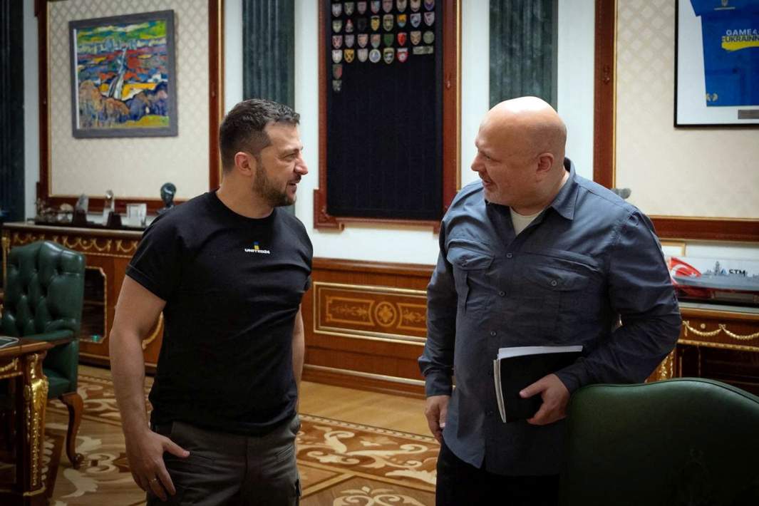 Президент Украины Зеленский встретился с прокурором МУС Ханом в Киеве