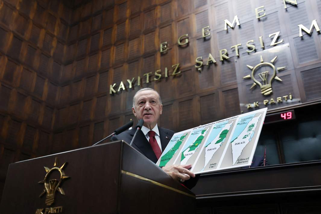 Реджеп Тайип Эрдоган во время выступления в турецком парламенте