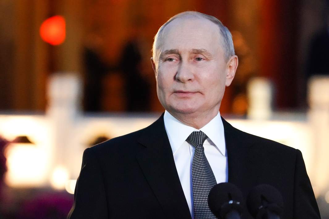 Президент России Владимир Путин отвечает на вопросы российских журналистов по итогам III Международного форума «Один пояс — один путь»  в Пекине, 18 октября 2023 года