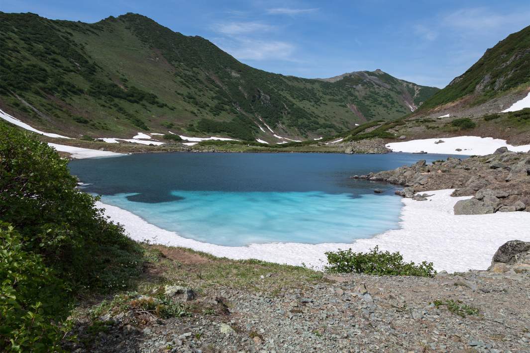 Вид на Голубые озера на Камчатке