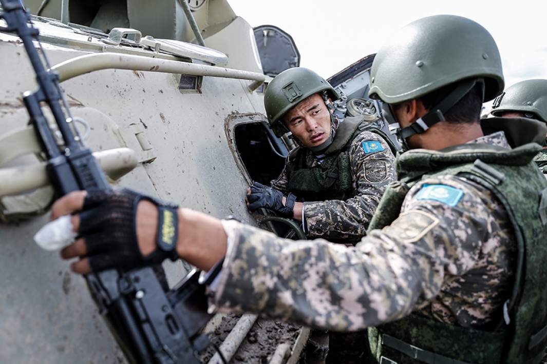  казахстанские военнослужащие