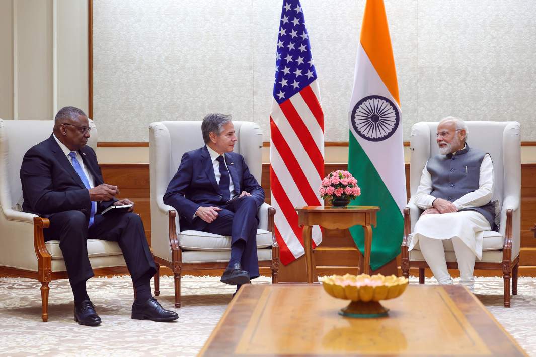 Премьер-министр Нарендра Моди во время встречи с госсекретарем США Энтони Блинкеном и министром обороны США Ллойдом Остином в Нью-Дели