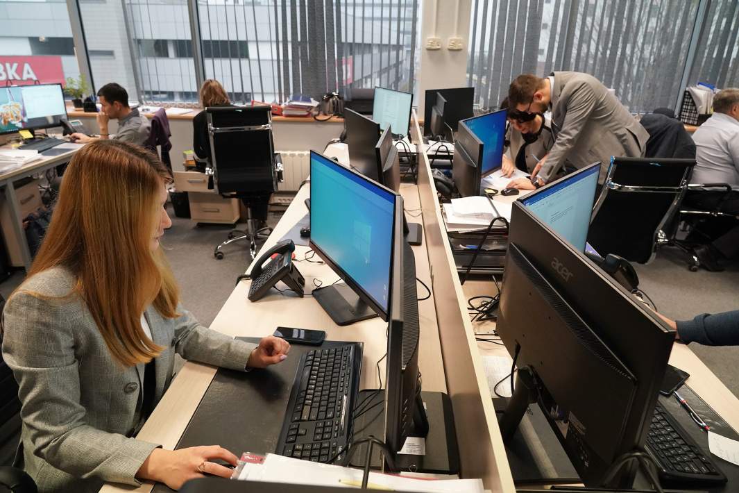 Сотрудники в офисе