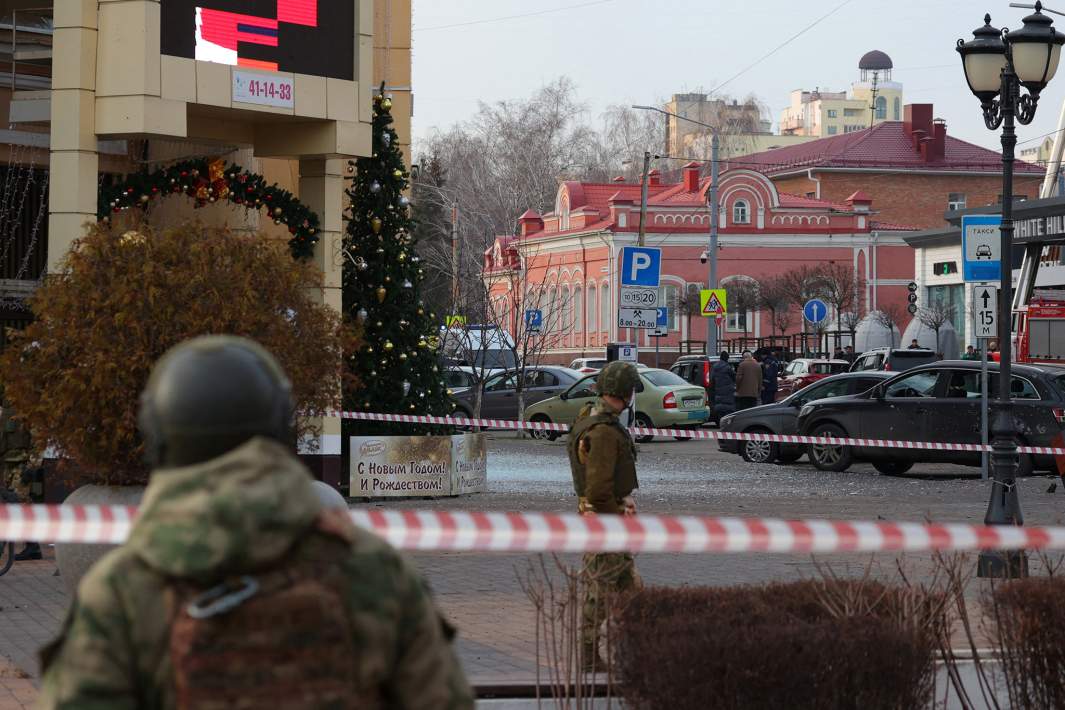 Последствия обстрела центра Белгорода ВСУ