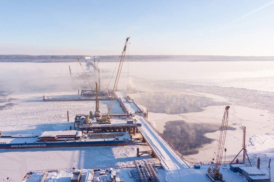 Строительство моста через Волгу