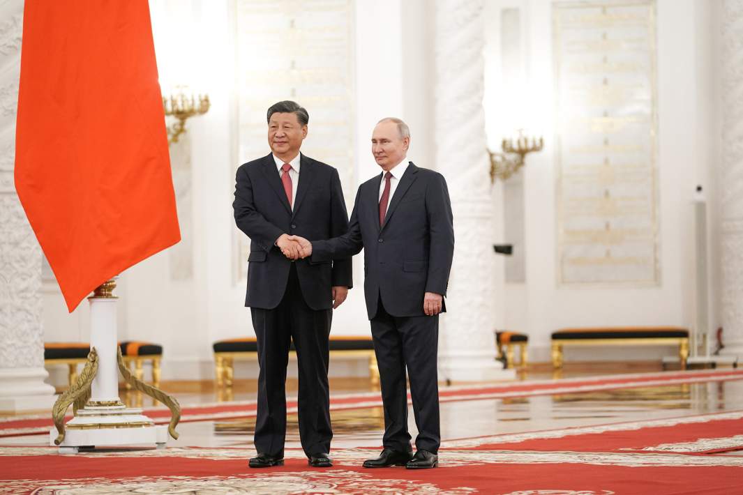 Президент РФ Владимир Путин и председатель КНР Си Цзиньпин во время встречи перед началом российско-китайских переговоров в Кремле, 21 марта 2023 года