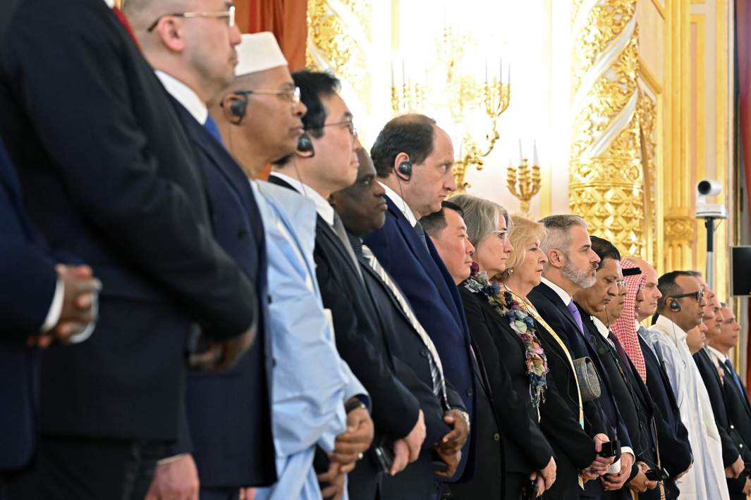 Чрезвычайные и полномочные послы на церемонии вручения президенту РФ Владимиру Путину верительных грамот в Александровском зале Большого Кремлёвского дворца