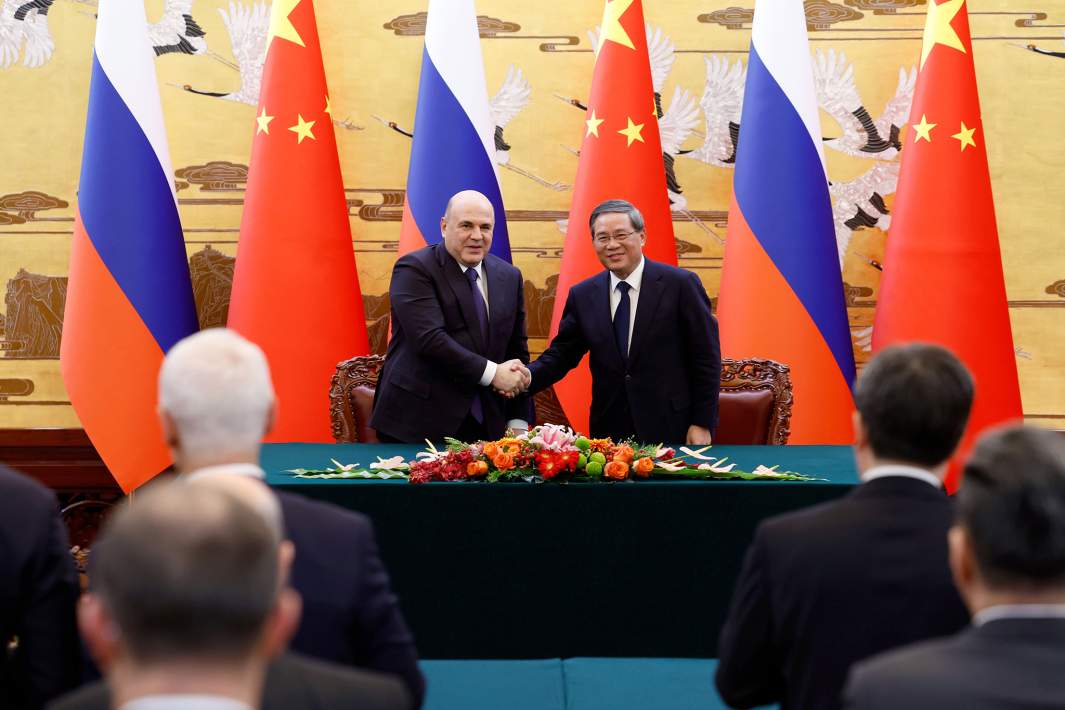 Председатель правительства РФ Михаил Мишустин и премьер Государственного совета КНР Ли Цян