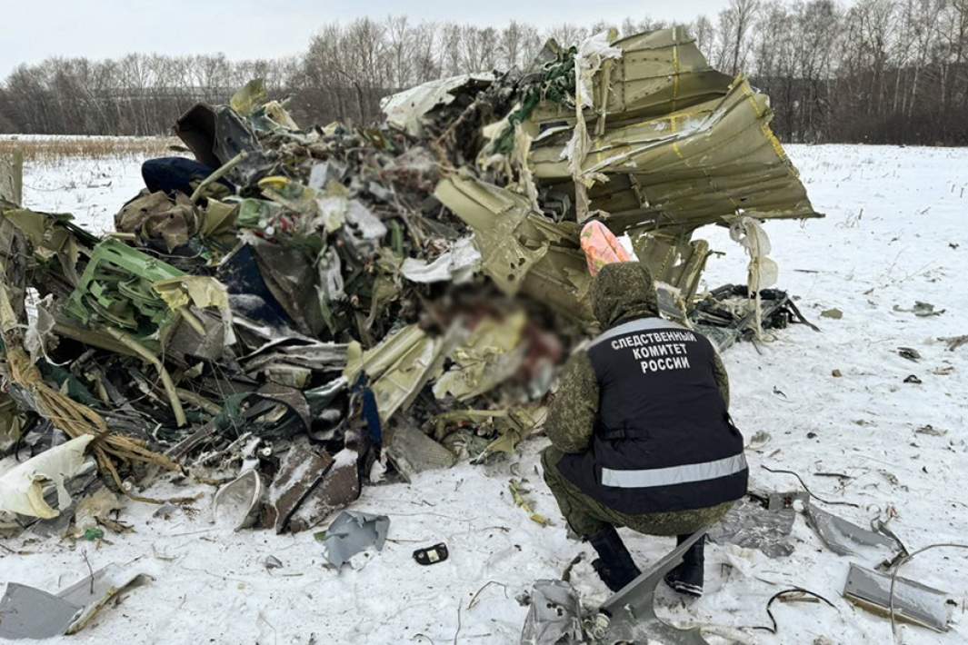 Место крушения самолета Ил-76 в 5-6 км от села Яблоново в Белгородской области 