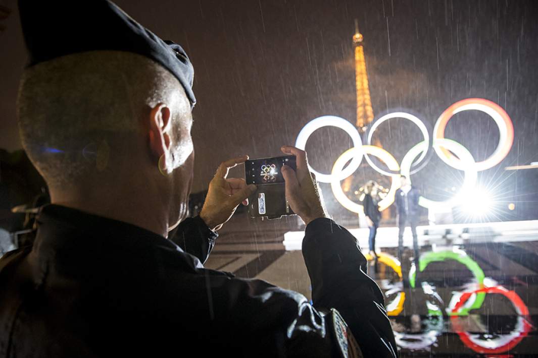 Олимпийские кольца в Париже