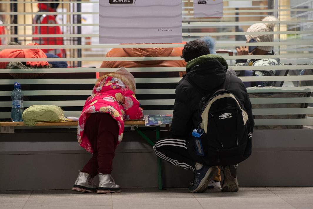 Кристофер ллойд назад в будущее. Профессор удивленный неожиданным. Умный профессор. Ученые в шоке. Злые учителя в школе.