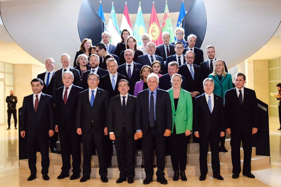 Министры иностранных дел стран Центральной Азии во время встречи с коллегами из ЕС. 2023 год