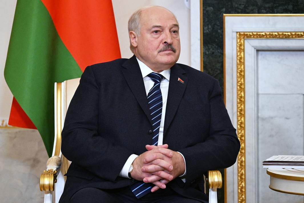 Президент Белоруссии Александр Лукашенко во время встречи с президентом РФ Владимиром Путиным в Санкт-Петербурге