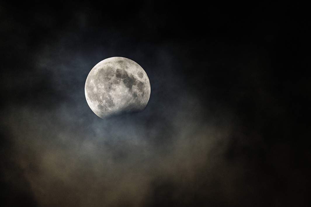 Awesome moon in offing! A lunar eclipse is set to dazzle today Tech News