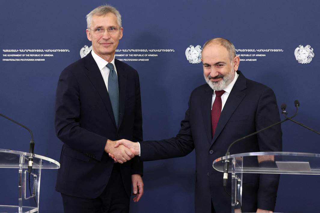 Йенс Столтенберг и премьер-министр Армении Никол Пашинян 