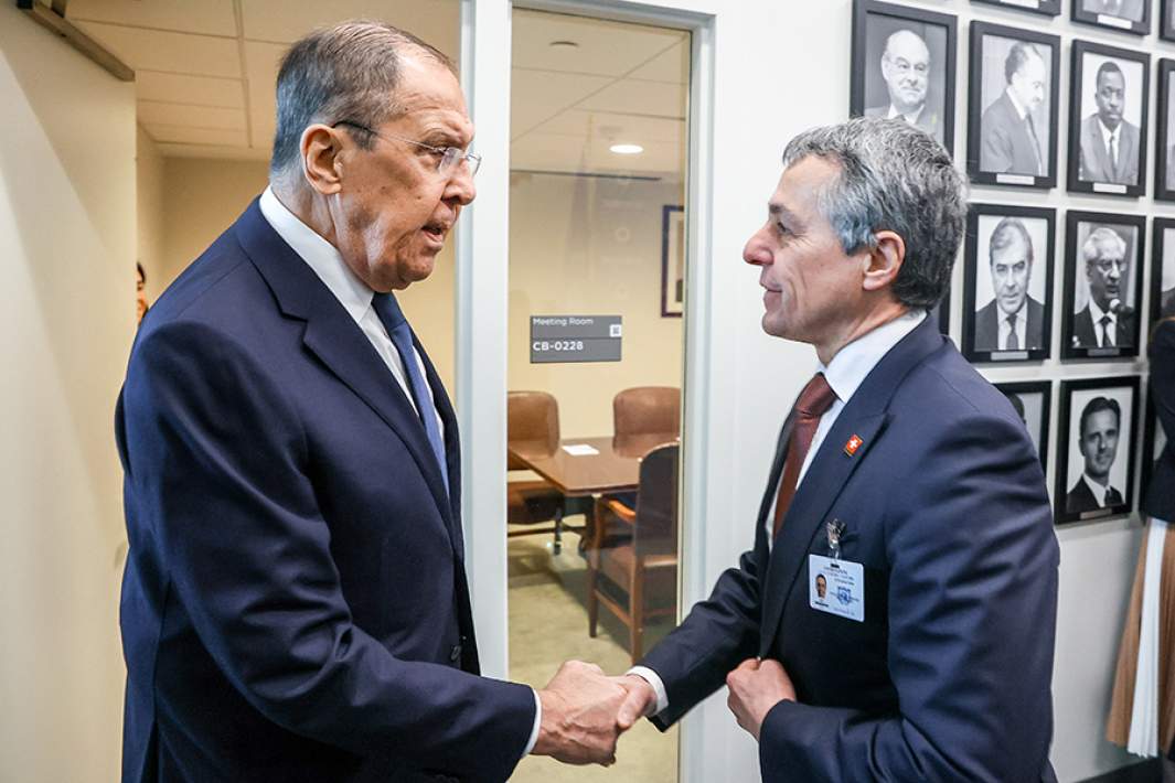 El Ministro de Asuntos Exteriores ruso, Sergei Lavrov, y el Ministro de Asuntos Exteriores de Suiza, Ignazio Cassis, durante una reunión en la sede de la ONU en Nueva York.