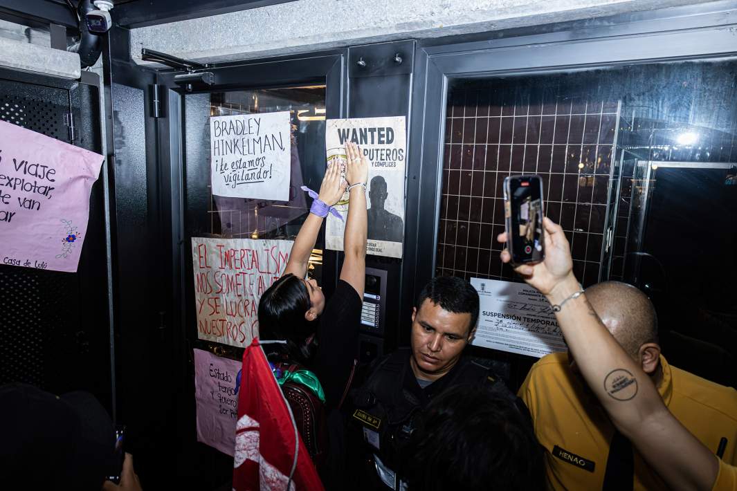 Дело Тимоти Алана Ливингстона вызвало в Колумбии волну протестов против сексуальной эксплуатации несовершеннолетних 