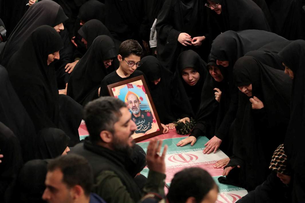 Похороны членов Корпуса стражей исламской революции, погибших в результате удара по иранскому консульству в Дамаске