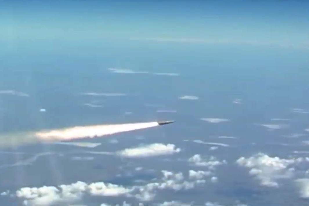 Запуск гиперзвуковой ракеты «Кинжал»
