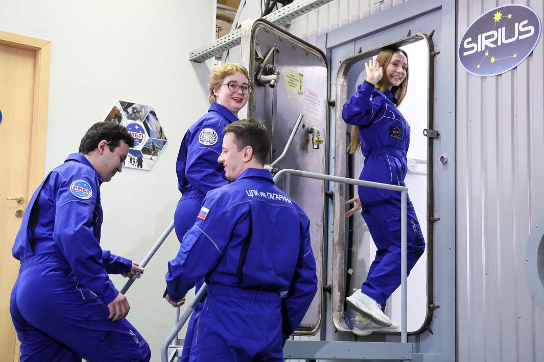 космический эксперимент по программе SIRIUS, моделирующего изоляцию экипажа при длительном полете в дальний космос, на базе ИМБП РАН