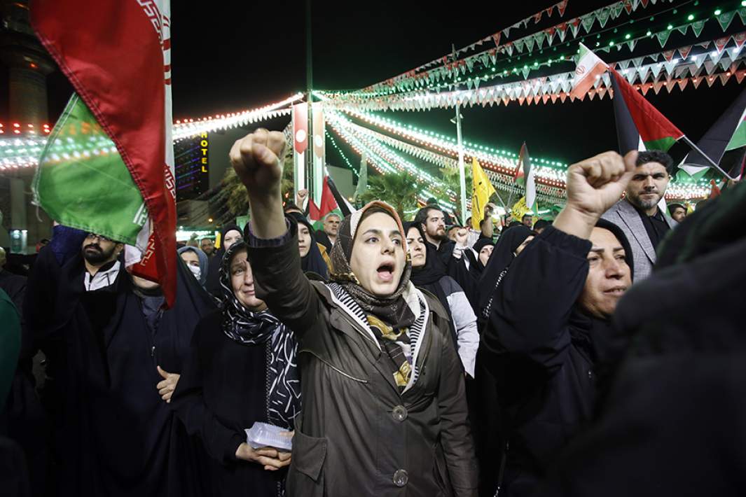 Протесты в Тегеране после авиаудара по иранскому консульству в Сирии