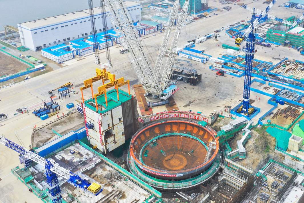 строительство атомного реактора в Китае