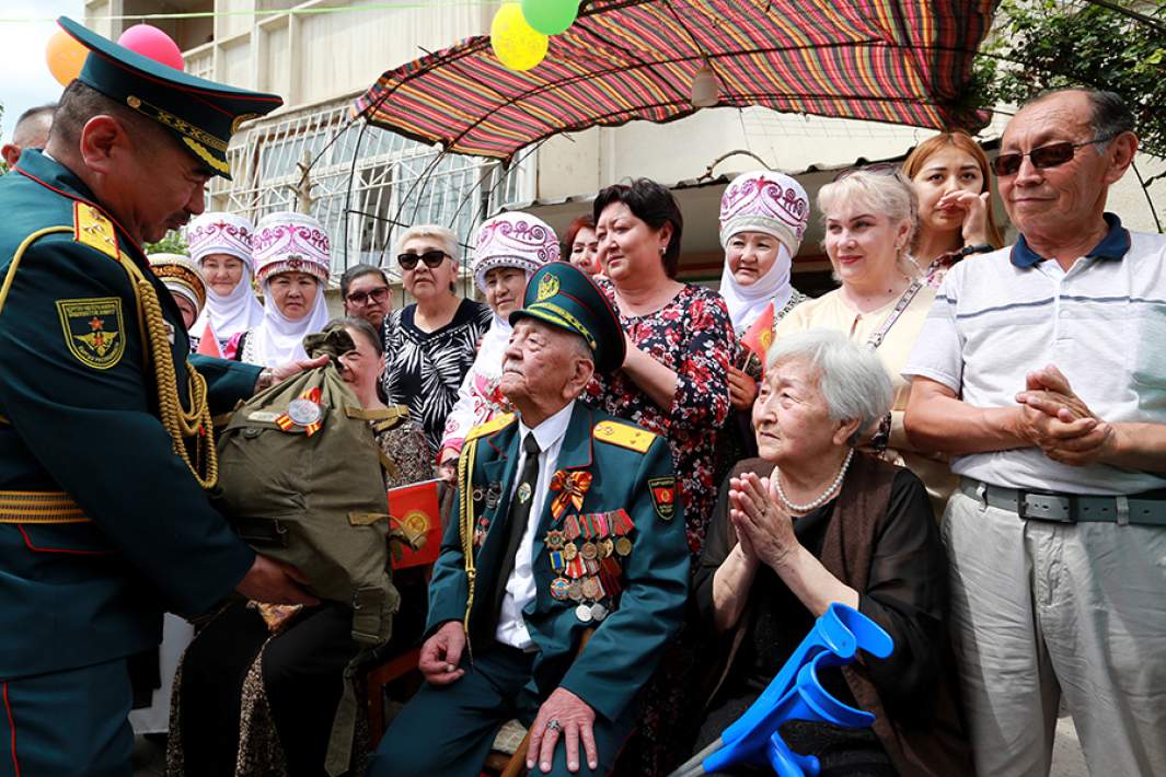 Празднование 76-й годовщины Победы в Великой Отечественной войне в Бишкеке, Киргизия