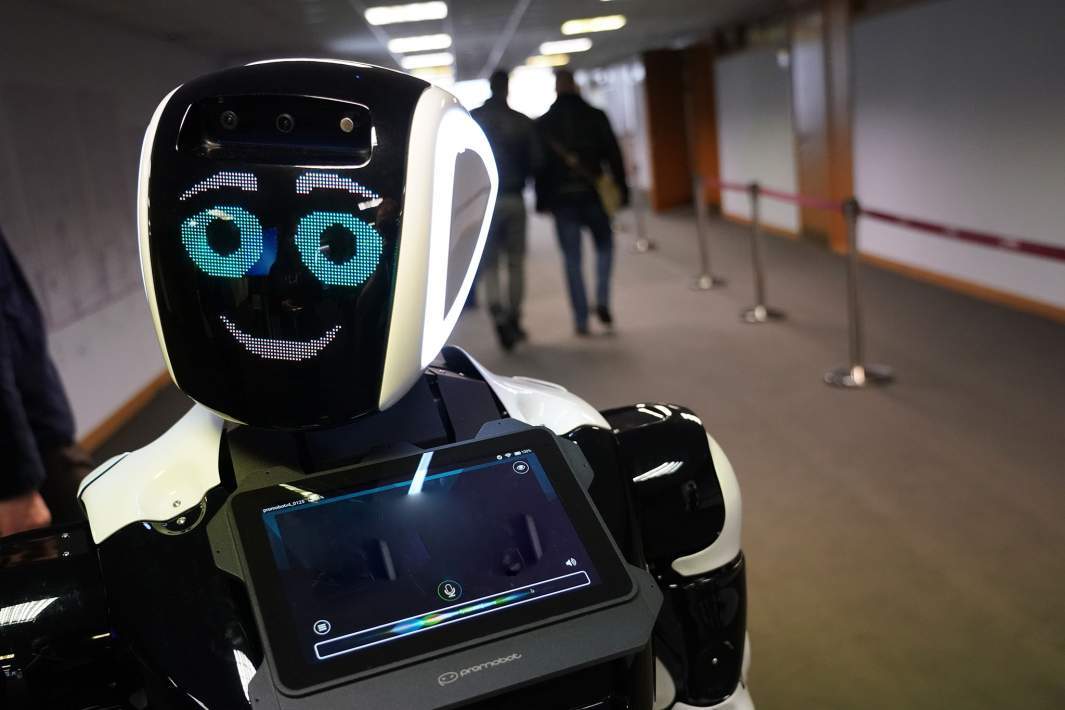 робот искусственный интеллект