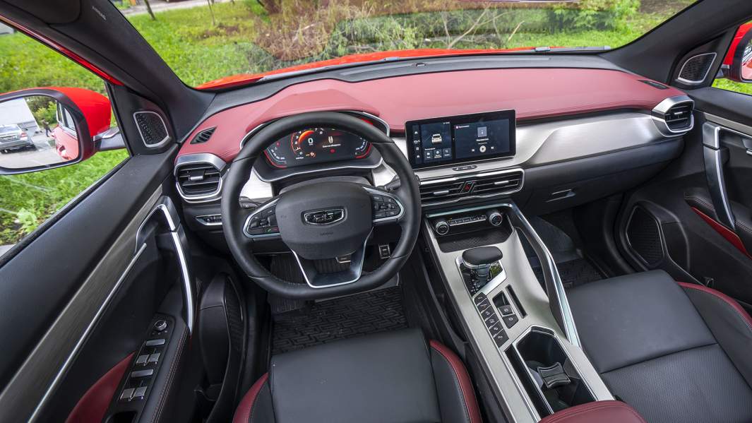 Интерьер Belgee выглядит стильно и особенно выигрышно смотрится в варианте с двухцветной отделкой