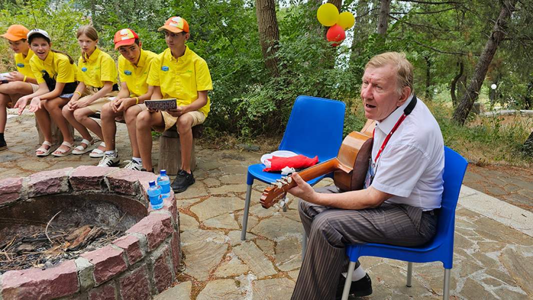 Юрий Чернов