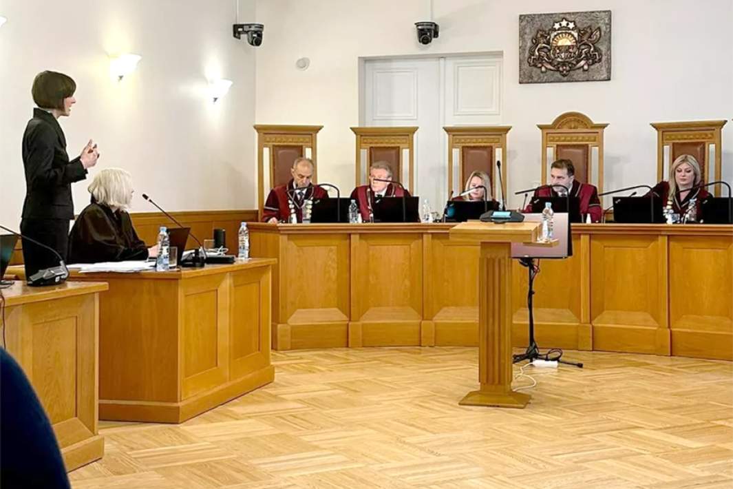 Заседание Конституционного суда Латвии по иску россиян