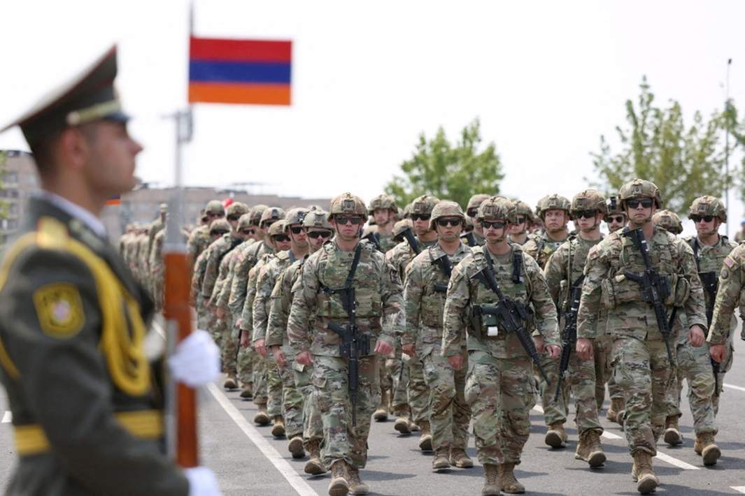 Военнослужащие принимают участие в церемонии открытия военных учений Eagle Partner 2024, проводимых Арменией и Соединенными Штатами Америки в Ереване