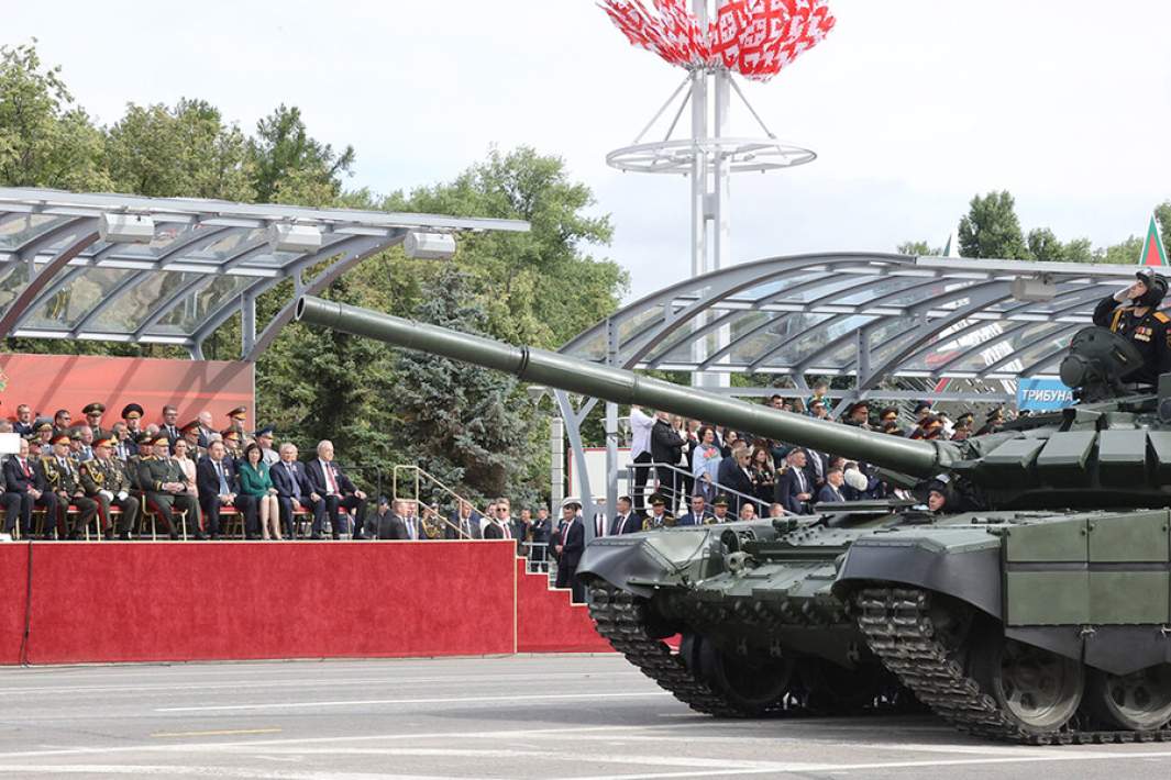 Проезд военной техники во время парада в честь Дня Независимости Республики Беларусь в Минске. 3 июля 2024 года