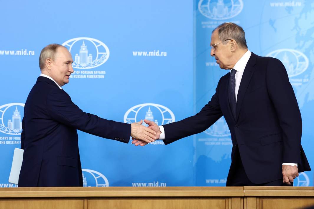 Президент РФ Владимир Путин во время встречи с министром иностранных дел РФ Сергеем Лавровым