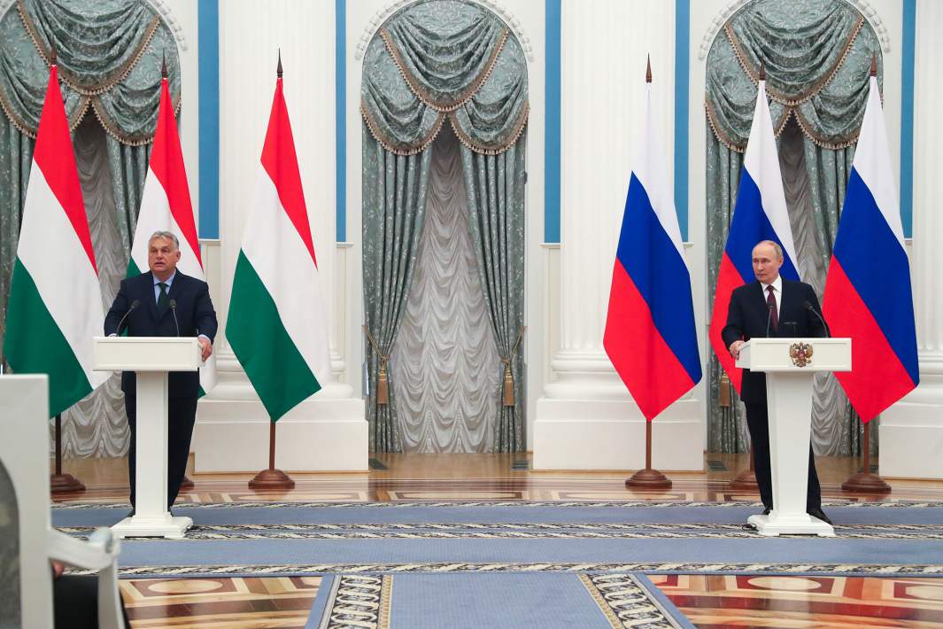 Слева направо: премьер-министр Венгрии Виктор Орбан и президент РФ Владимир Путин