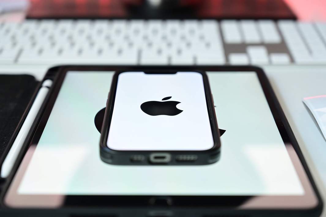 Смартфон и планшет Apple