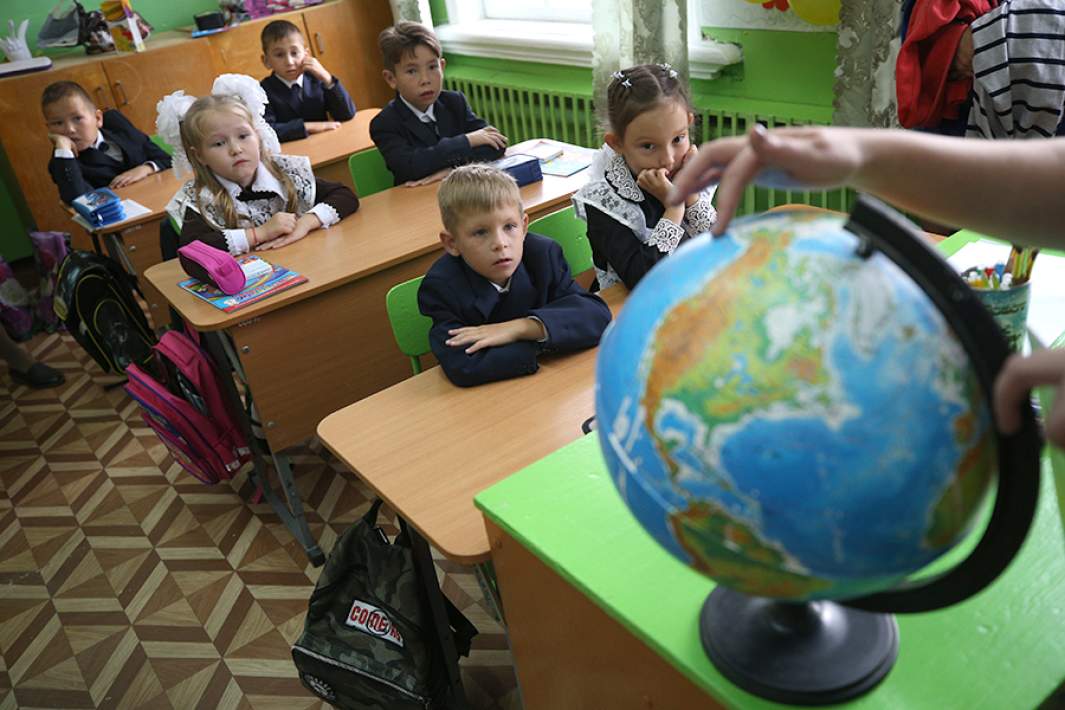 Во время урока в сельской школе