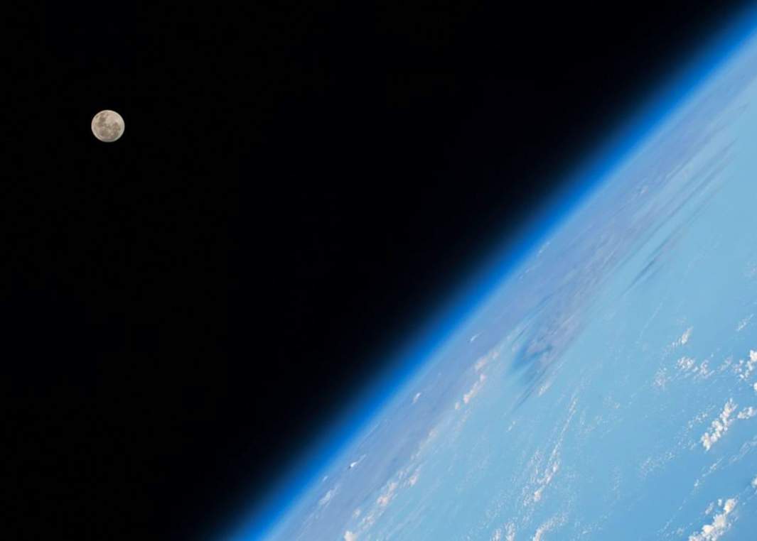 планета земля спутник луна фото с космоса