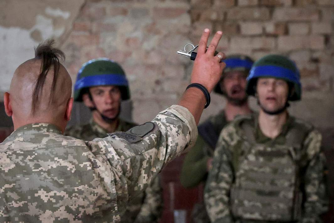 Военнослужащие ВСУ во время тренировок