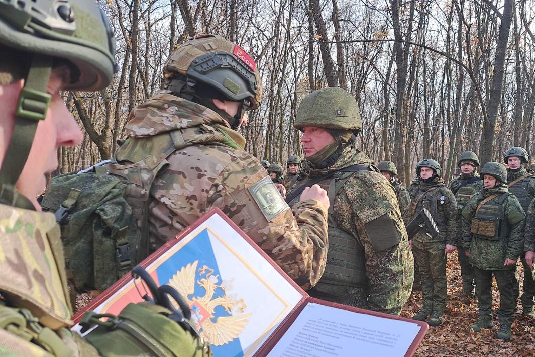 Церемония награждения отличившихся штурмовиков в зоне СВО